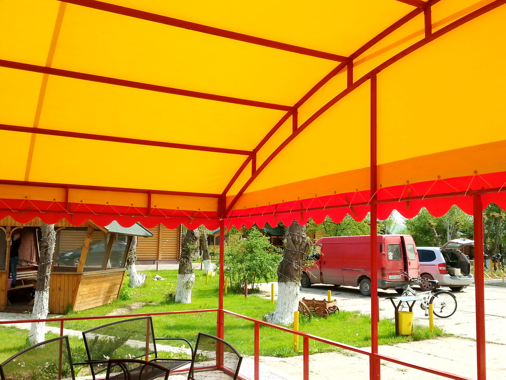 Тент-крыша для летнего кафе